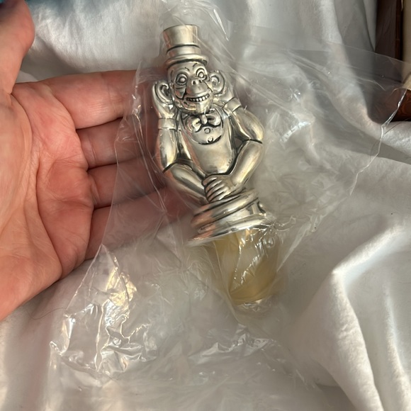 Vintage Neiman Marcus “No Evil” Monkey Wine Stoppers with Box - Picture 15 of 15